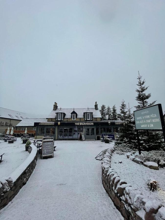 The Balavoulin - Pub With Rooms Авимор Екстериор снимка